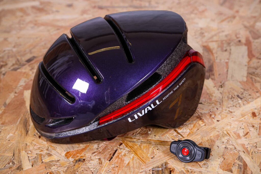2021 LIVALL Evo 21 cycle helmet.jpg
