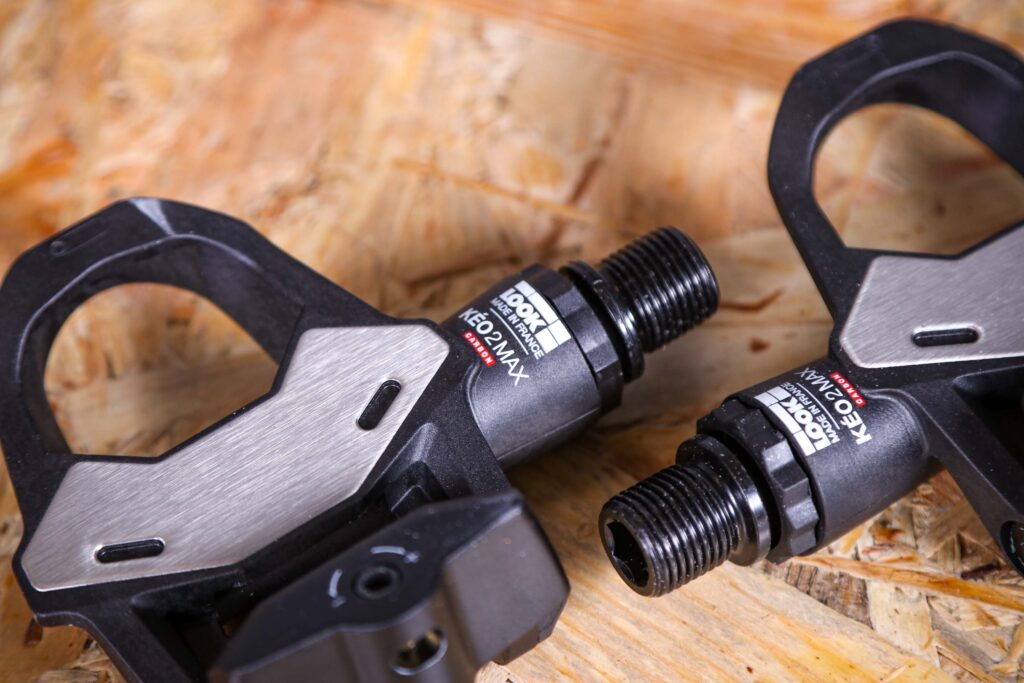 2021 Look Keo 2 Max Carbon – top detail.jpg