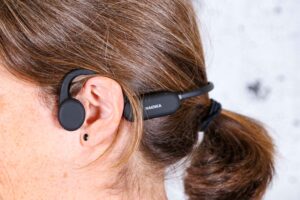 2021 Naenka Bone Conduction Runner Pro Open Ear Wireless Headphone IP68 Waterproof – worn 1.jpg