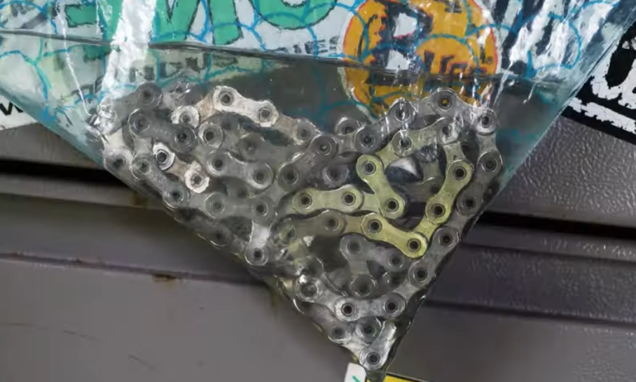 chain in white spirit.PNG