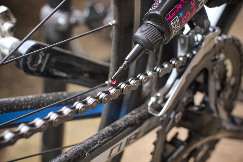 How to clean and lube your chain 07