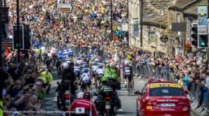 Yorkshire Grand Depart crowd
