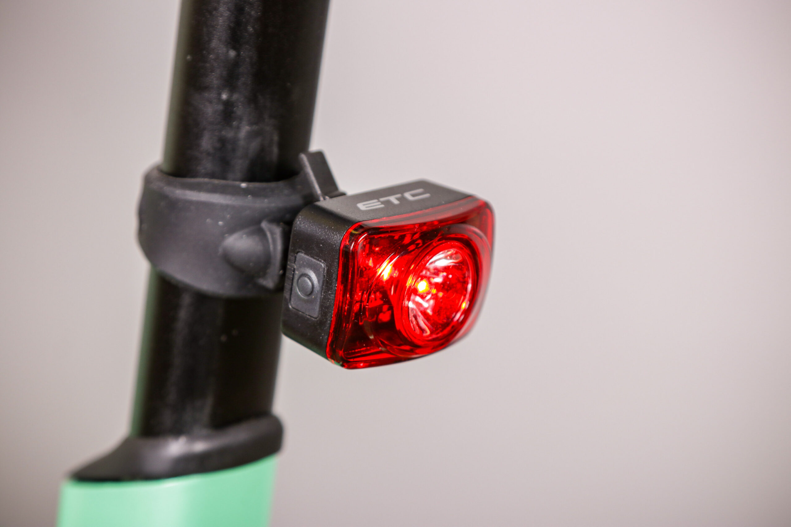 2021 ETC R65 65 Lumen USB Rear Light 2