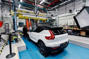 Volvo Cars and POC develop world first  car bike helmet crash_test (4).jpg