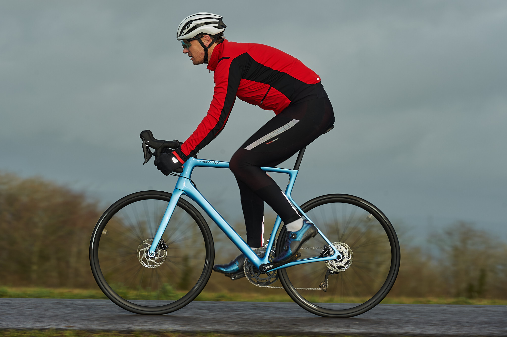 2021 Cannondale SuperSix Evo Carbon Disc 105 &ndash; riding 4