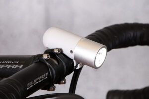 2021 Knog Plugger Front Light Polar Bear White 1.jpg