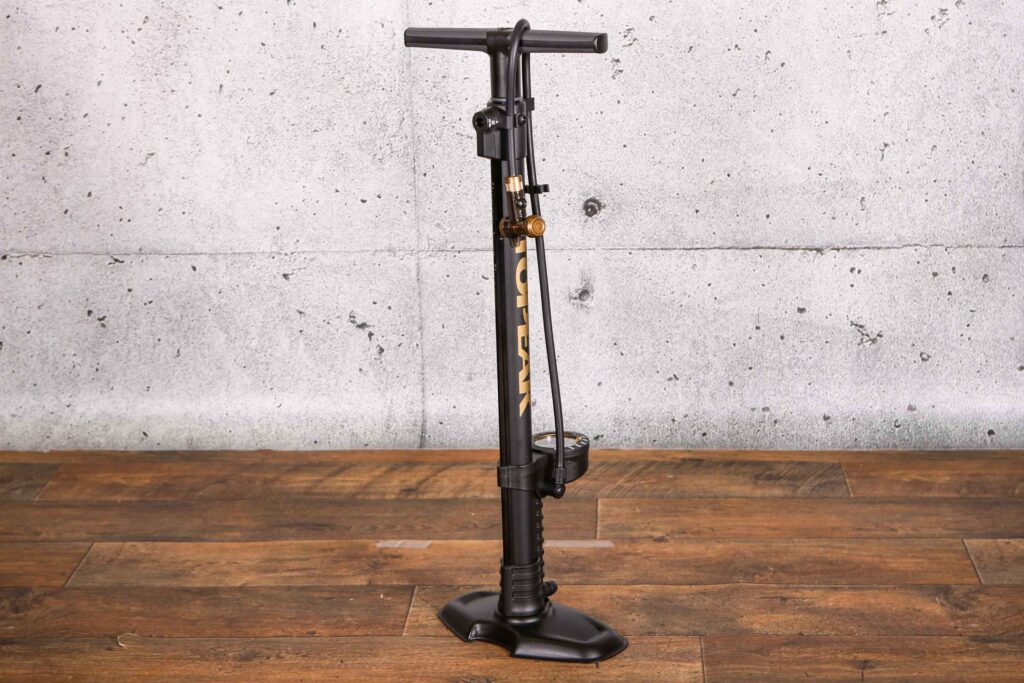 2021 Topeak Joe Blow Tubi 2Stage floor pump 2.jpg