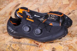 2022 DMT KM0 Black MTB Shoe.jpg