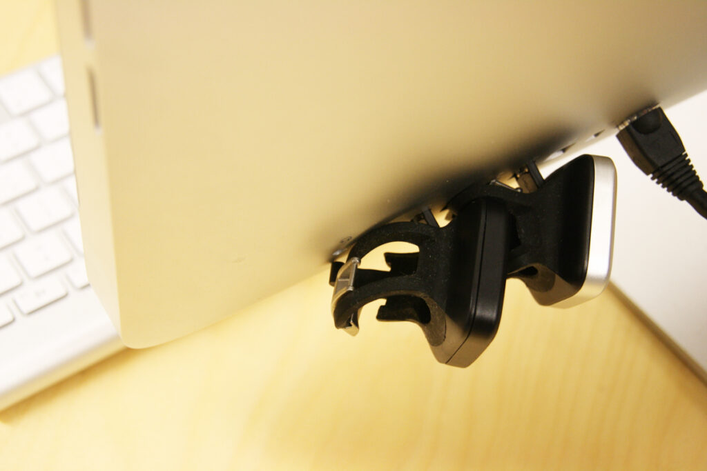 Knog-Blinder-charging
