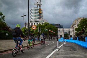 Marble Arch cycle lane (copyright Simon MacMichael)