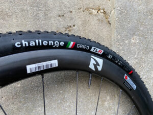 Challenge Grifo TLR On-bike-2