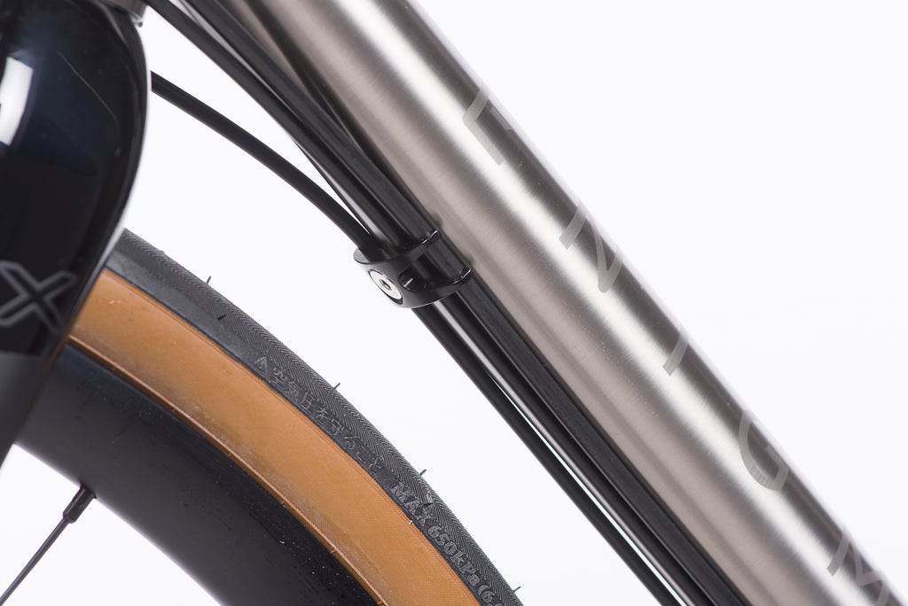 Enigma_Etape__Adaptable-cable-routing&ndash;Feature_1024x1024
