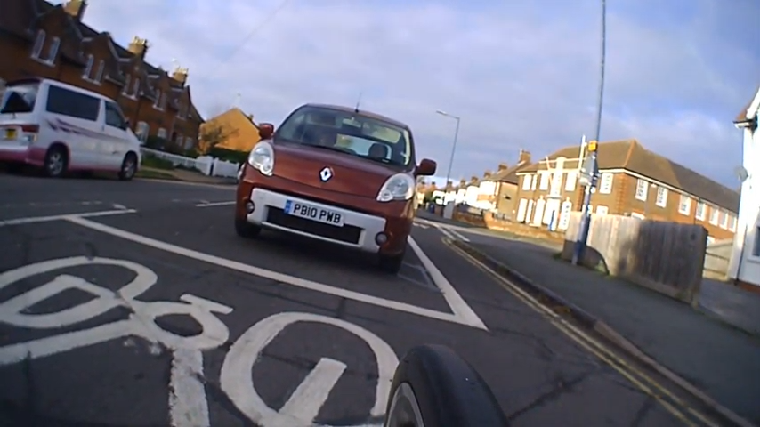 PB10PWB Elbow to wing mirror contact 0-41 screenshot