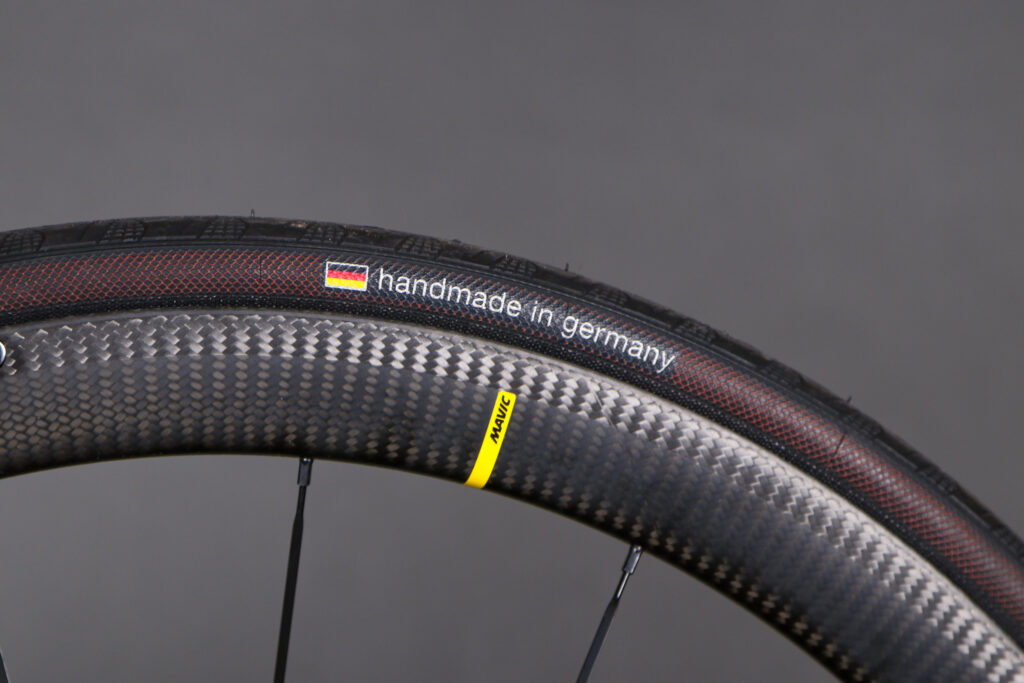 2022 Dolan ADX Titanium &ndash; rim and tyre.jpg
