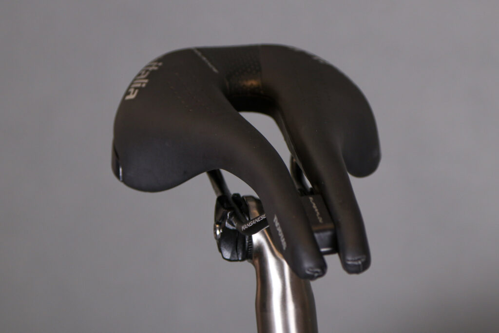 2022 Dolan ADX Titanium &ndash; saddle 2.jpg