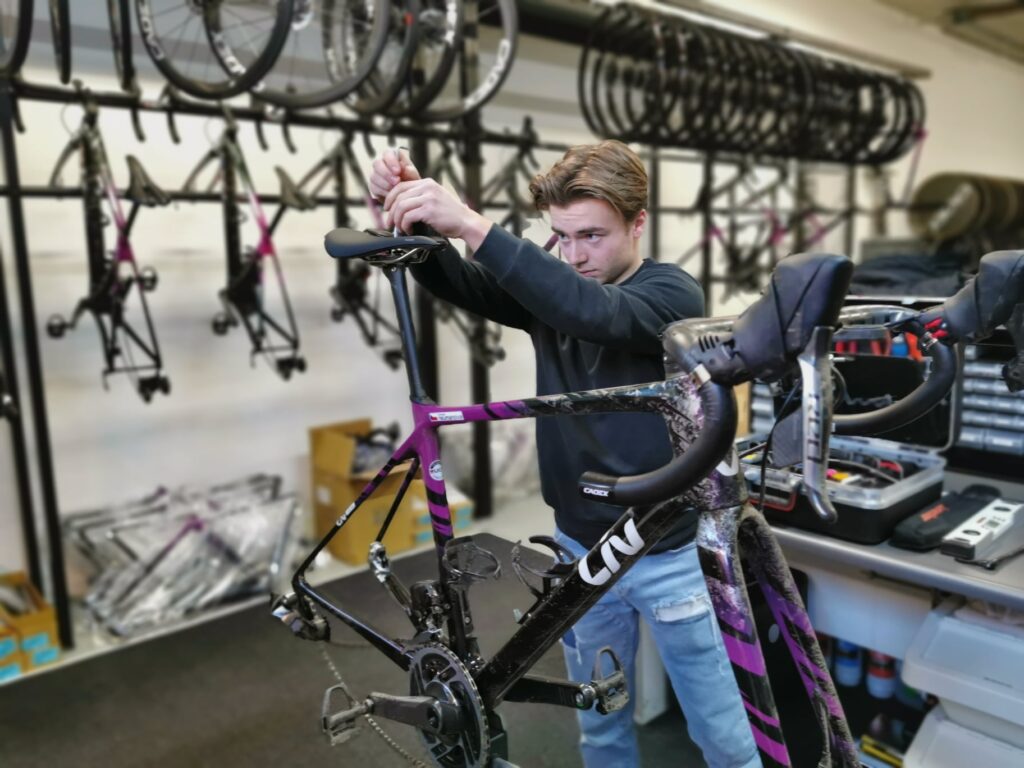 2022 Liv Racing Xstra