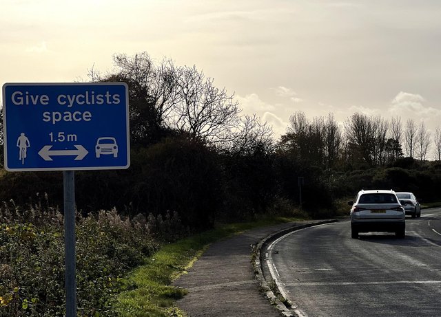 Links Road trial sign