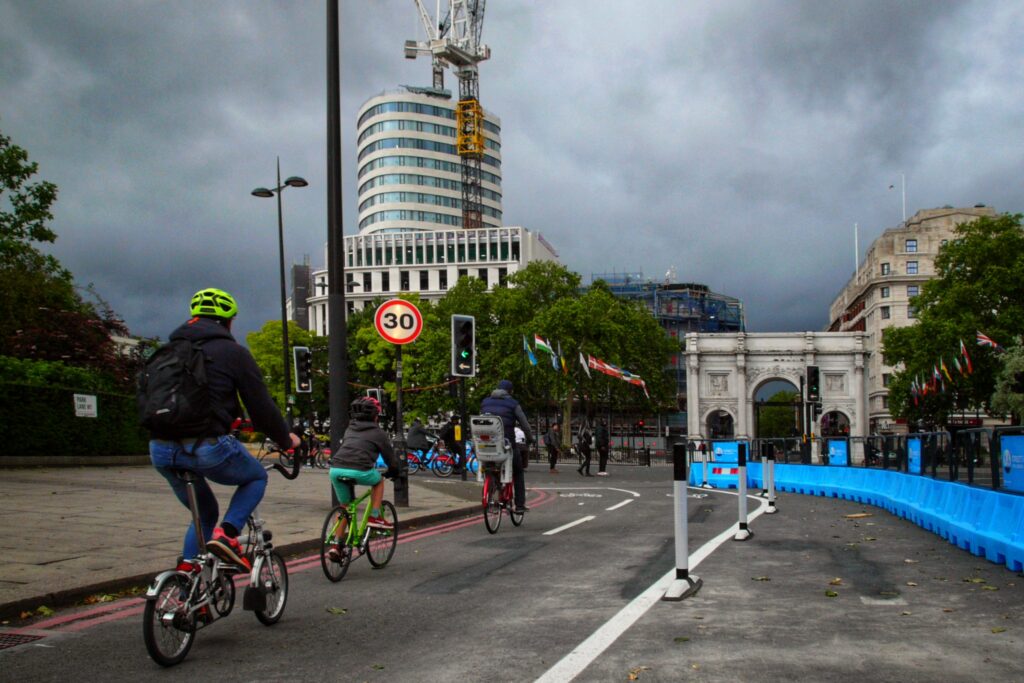 Marble Arch cycle lane (copyright Simon MacMichael)
