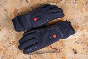 2022 Sealskinz Waterproof Heated Cycle Glove.jpg