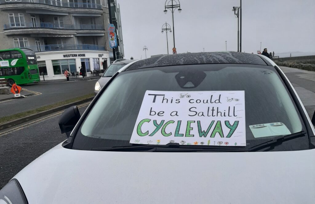 Abandoned car sign (Image credit: Gráinne Faller/Twitter)
