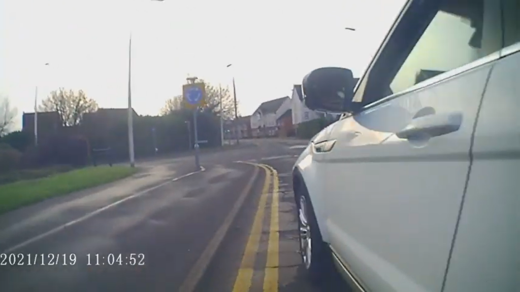 Driver tries to ram cyclist off bike
