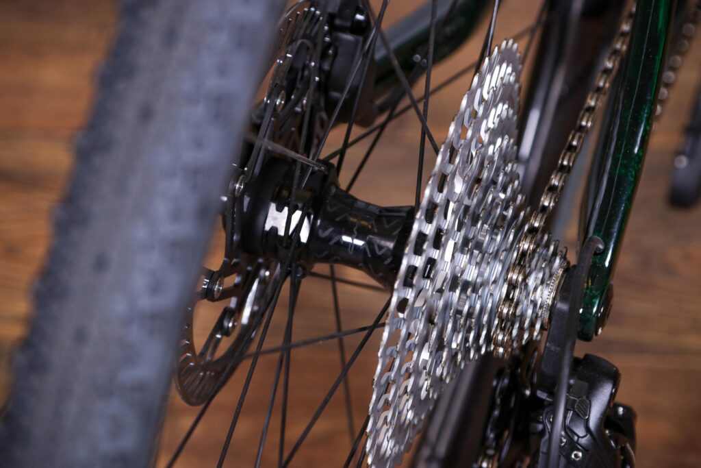 2022 Campagnolo Levante gravel wheelset – rear hub.jpg
