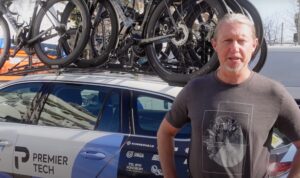 2022 Gary Blem Chris Froome mechanic – 1