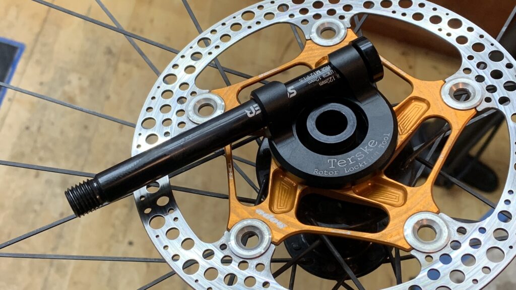 2022 Lindarets Terske Travel Disc Brake Rotor Lockring Tool in use.jpg