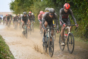The 2021 Paris-Roubaix was filthy (Alex Broadway/SWpix.com