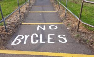 No Bycles paint