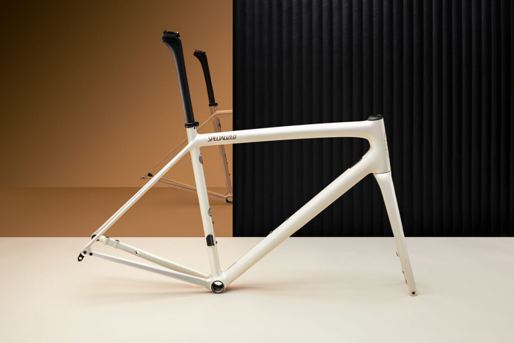 Specialized_Sagan-Collection_Aethos-10R_Hero