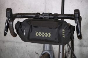 2022 MAAP x Apidura Handlebar Pack 9L.jpg