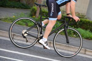 2022 Van Rysel EDR AF 105 Road Bike – riding 1.jpg