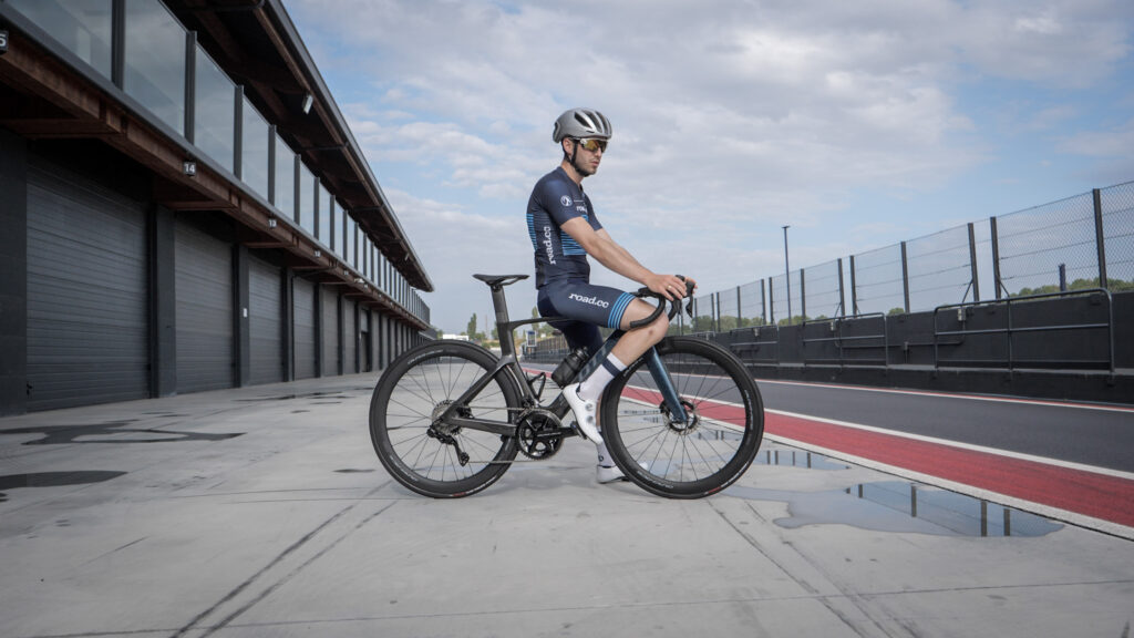 2023 Scott Foil RC Pro &ndash; riding Liam track-01