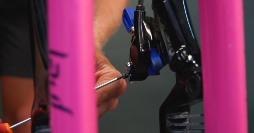 Disc brake refresh bleeding port screw