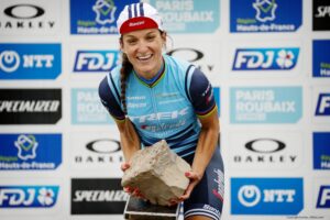 Lizzie Deignan with Paris-Roubaix Femmes cobble trophy 2020 (Copyright CorVos, SWpix.com).JPG