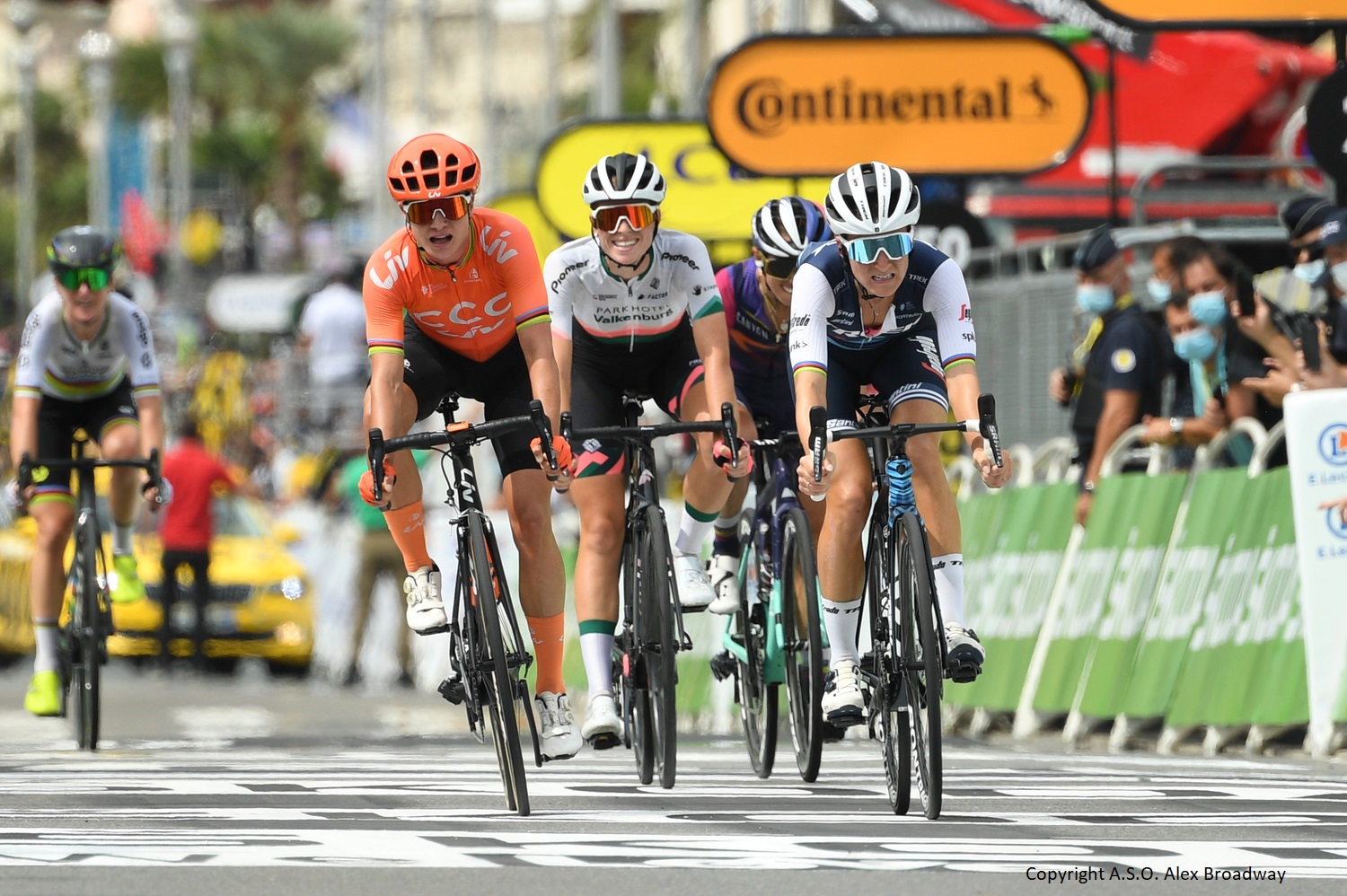 Lizzie Deignan wins La Course 2020 Cpyright A.S.O. Alex Broadway