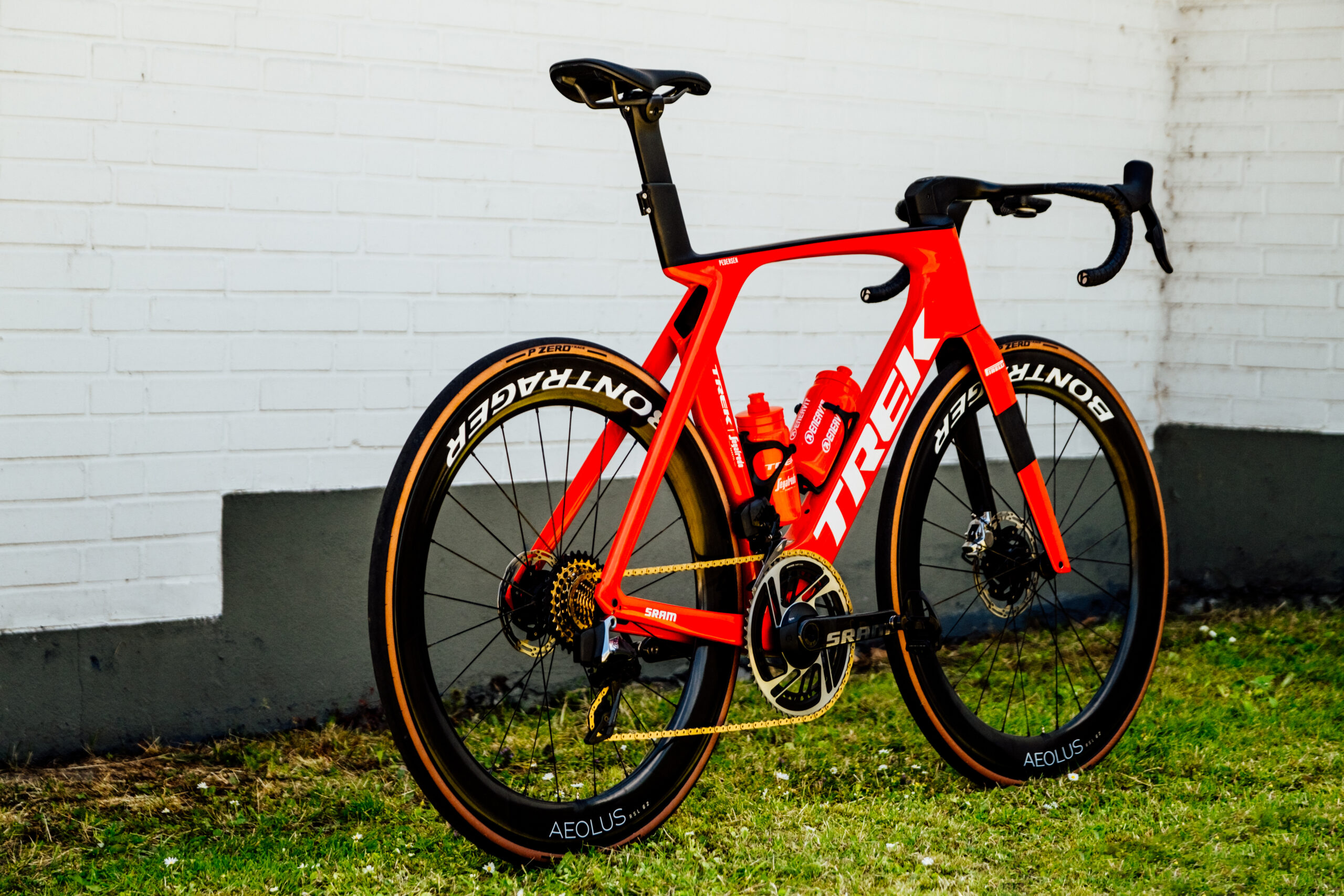 Mads Pedersen Trek Madone Gold SRAM 8