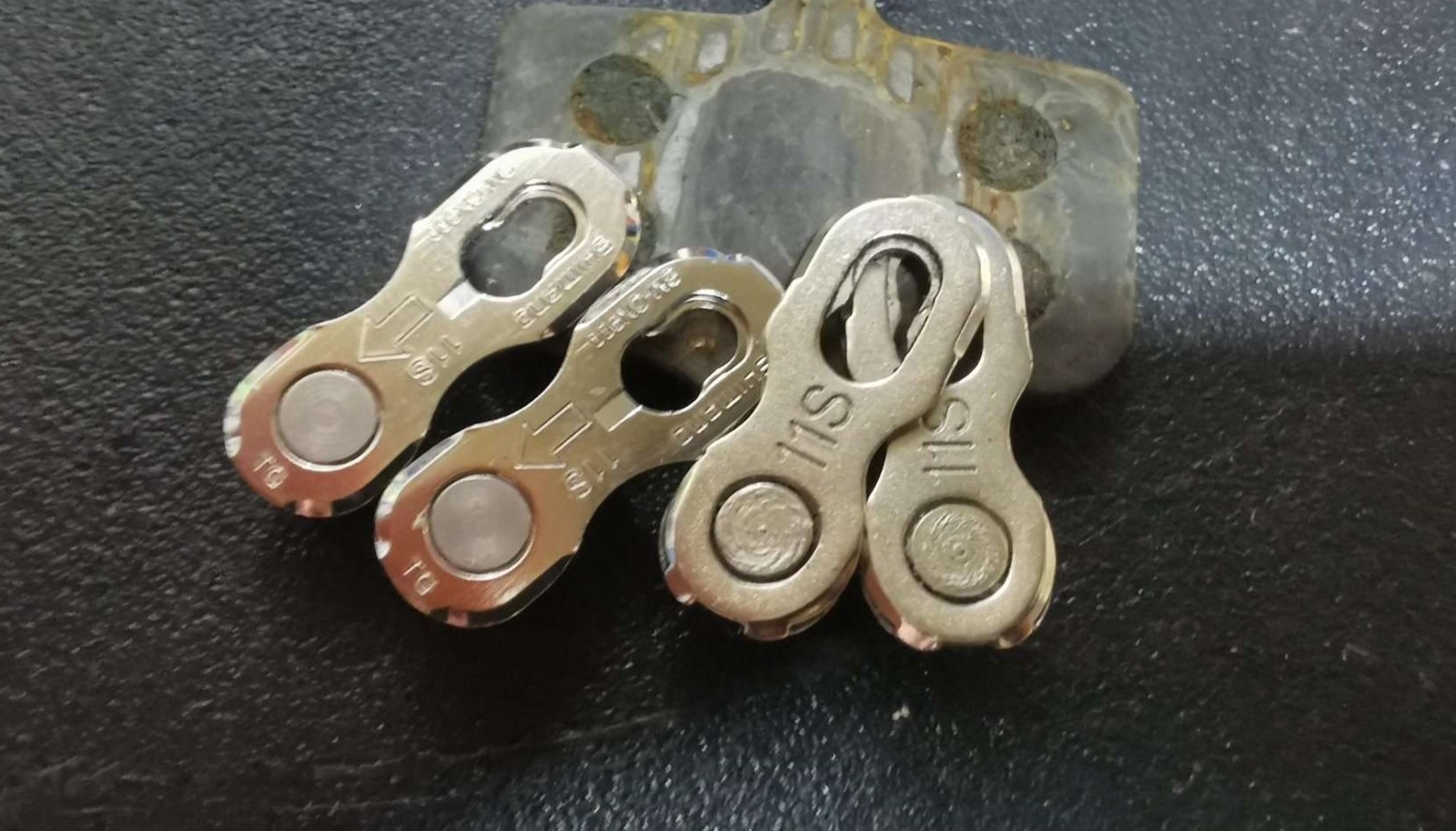 Shimano counterfeit chain quicklink