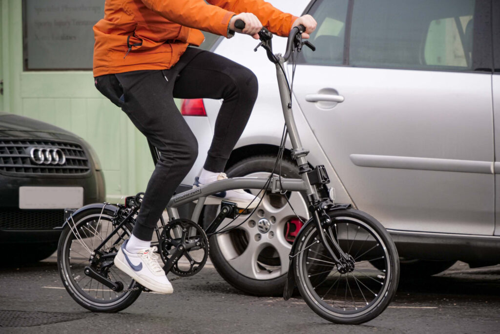 2022 Brompton P Line Urban Storm Grey &ndash; High &ndash; riding 3v2.jpg