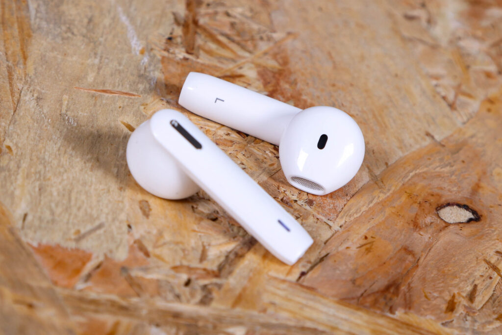 2022 Tronsmart Onyx Ace Pro True Wireless Earphones – buds 3.jpg