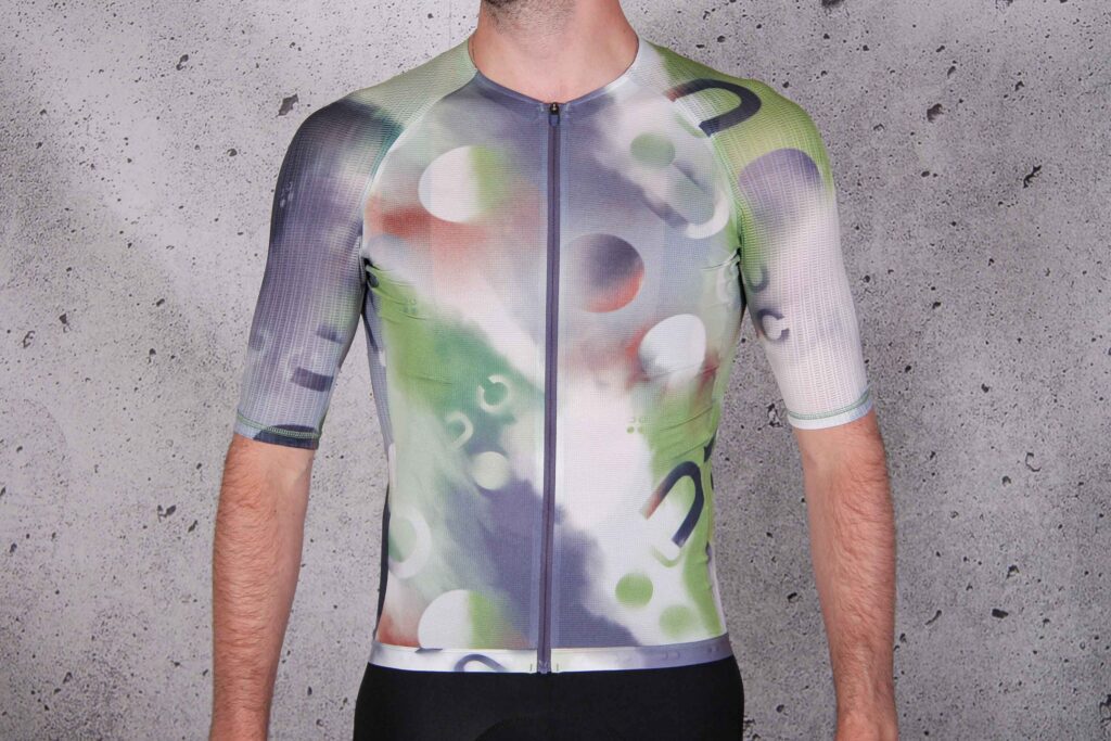 Universal Colours Spectrum Light Men’s Short Sleeve Jersey An environmentally conscious festive bargain