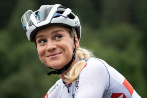 2022 Evie Richards