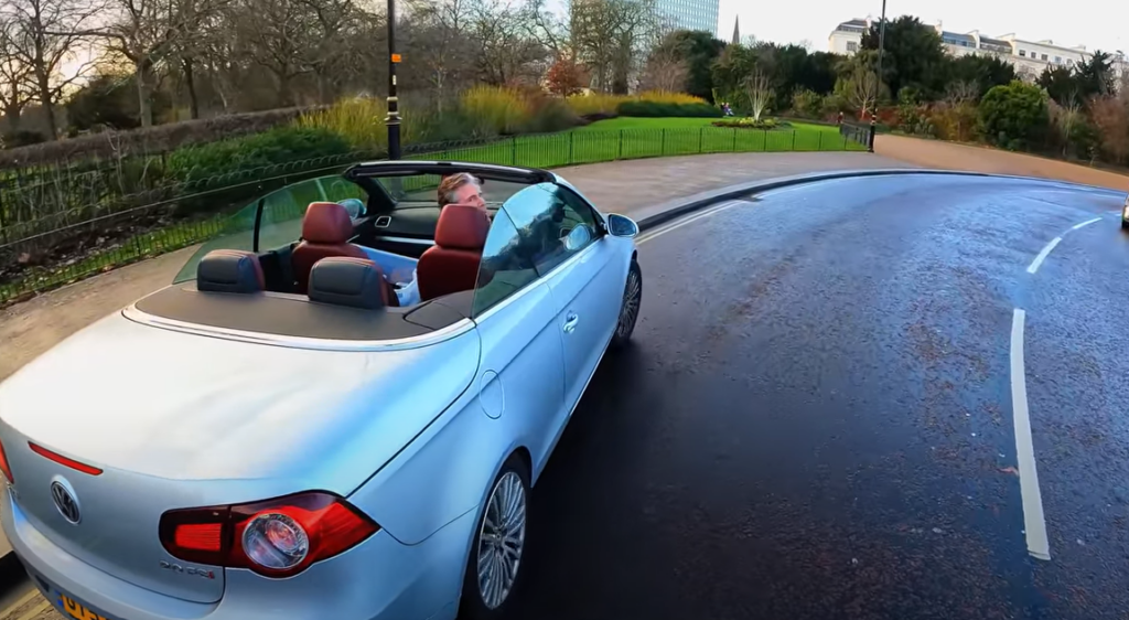 Driver mounts kerb during bizarre rant at CyclingMikey (CyclingMikey, YouTube)