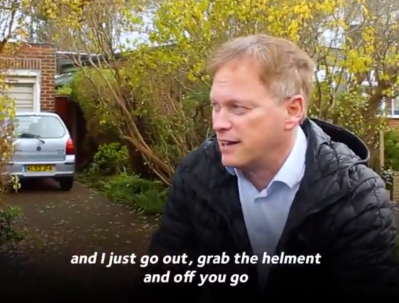 grant shapps helment.PNG