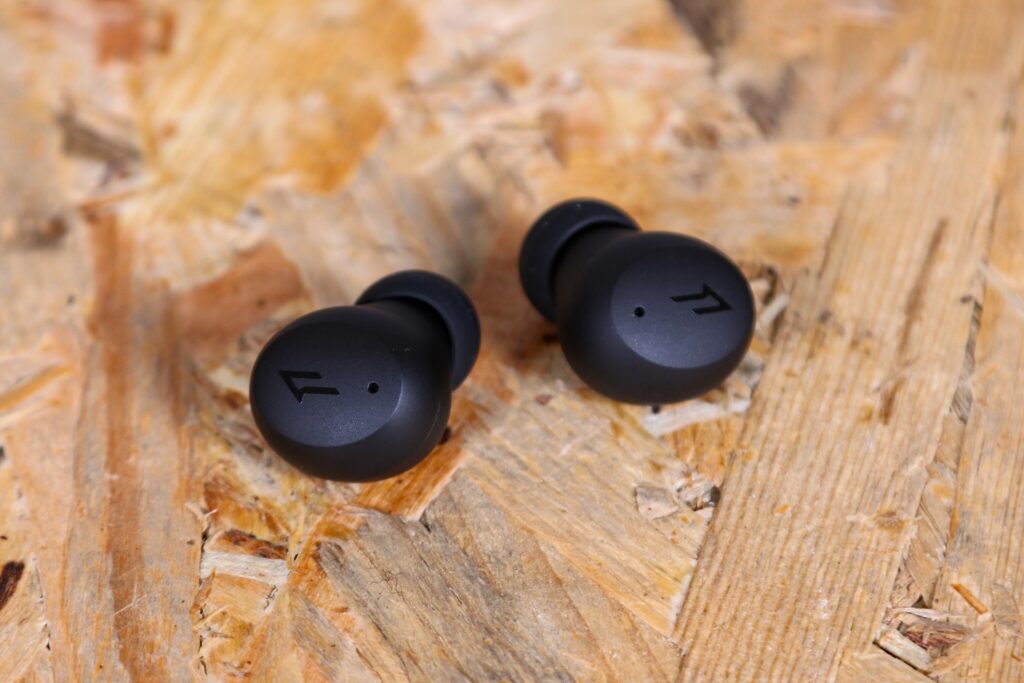 1MORE ComfoBuds Mini To drown out the pain