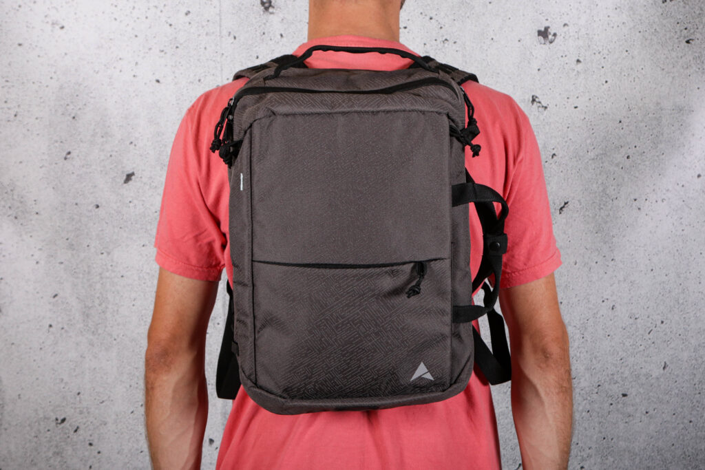 2022 Altura Grid travel bag Grey reflective.jpg
