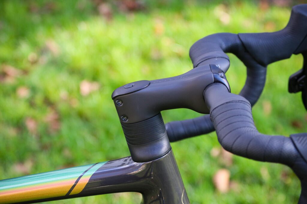 2022 Cervelo R5 Force eTap AXS – stem and spacers.jpg