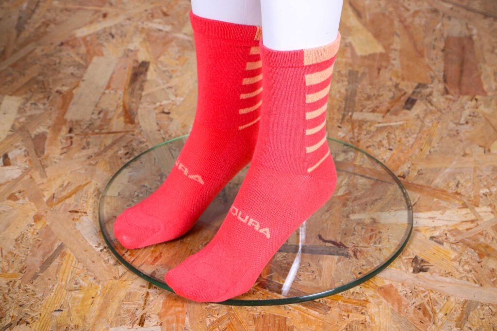 2022 Endura Womens Coolmax Stripe Socks Twin Pack – Pink 1.jpg