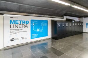 Barcelona metro recharging lockers